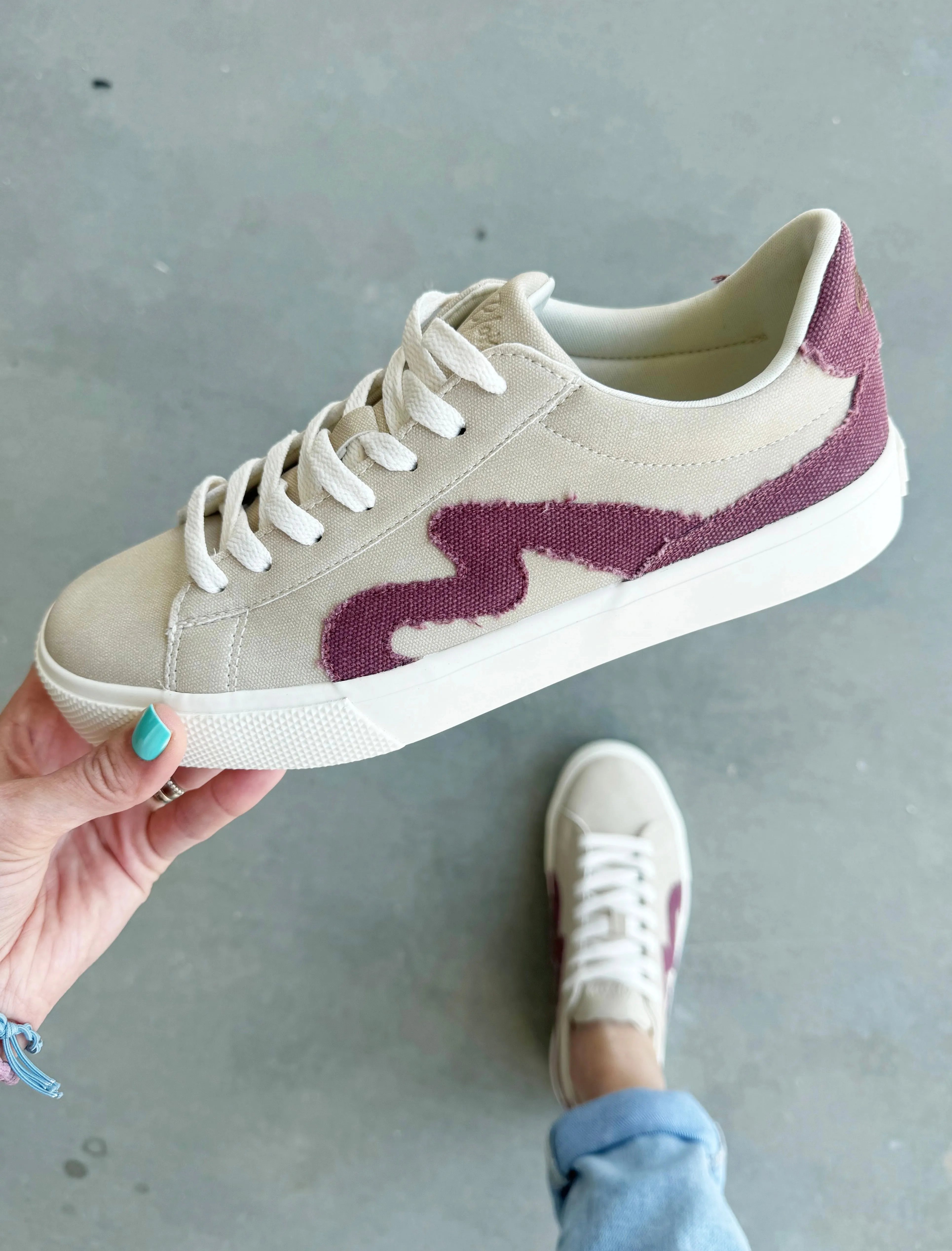 Blowfish Vice Sneakers in Beige Red Canvas