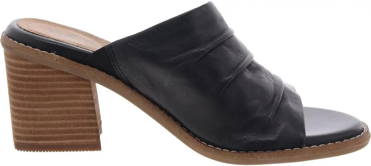 Earth Women's Adara Heeled Sandal